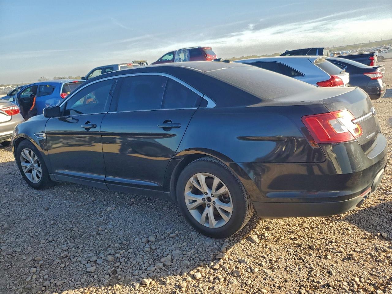 2011 FORD TAURUS SEL photo 3