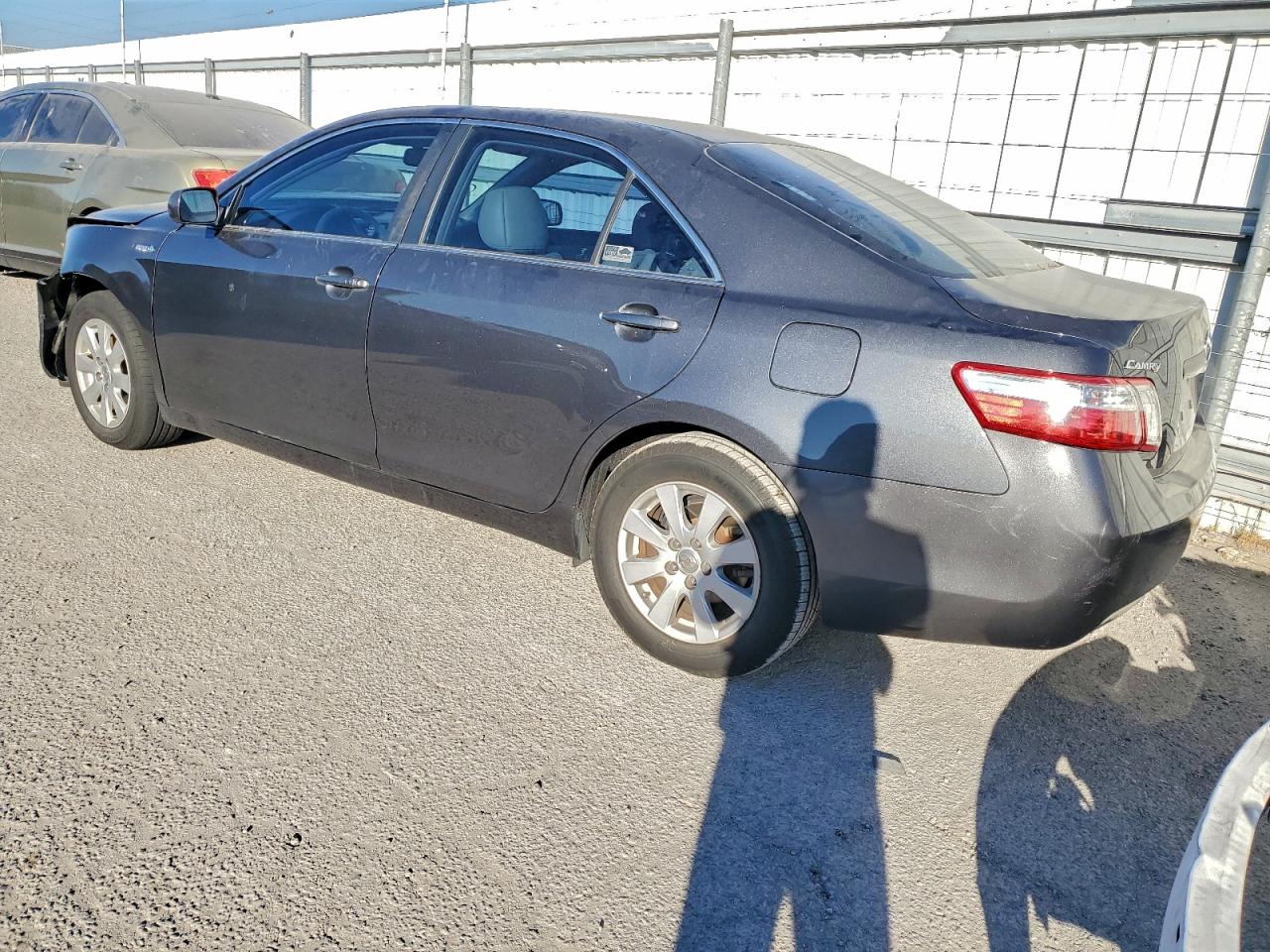 2009 TOYOTA CAMRY HYBRID photo 2