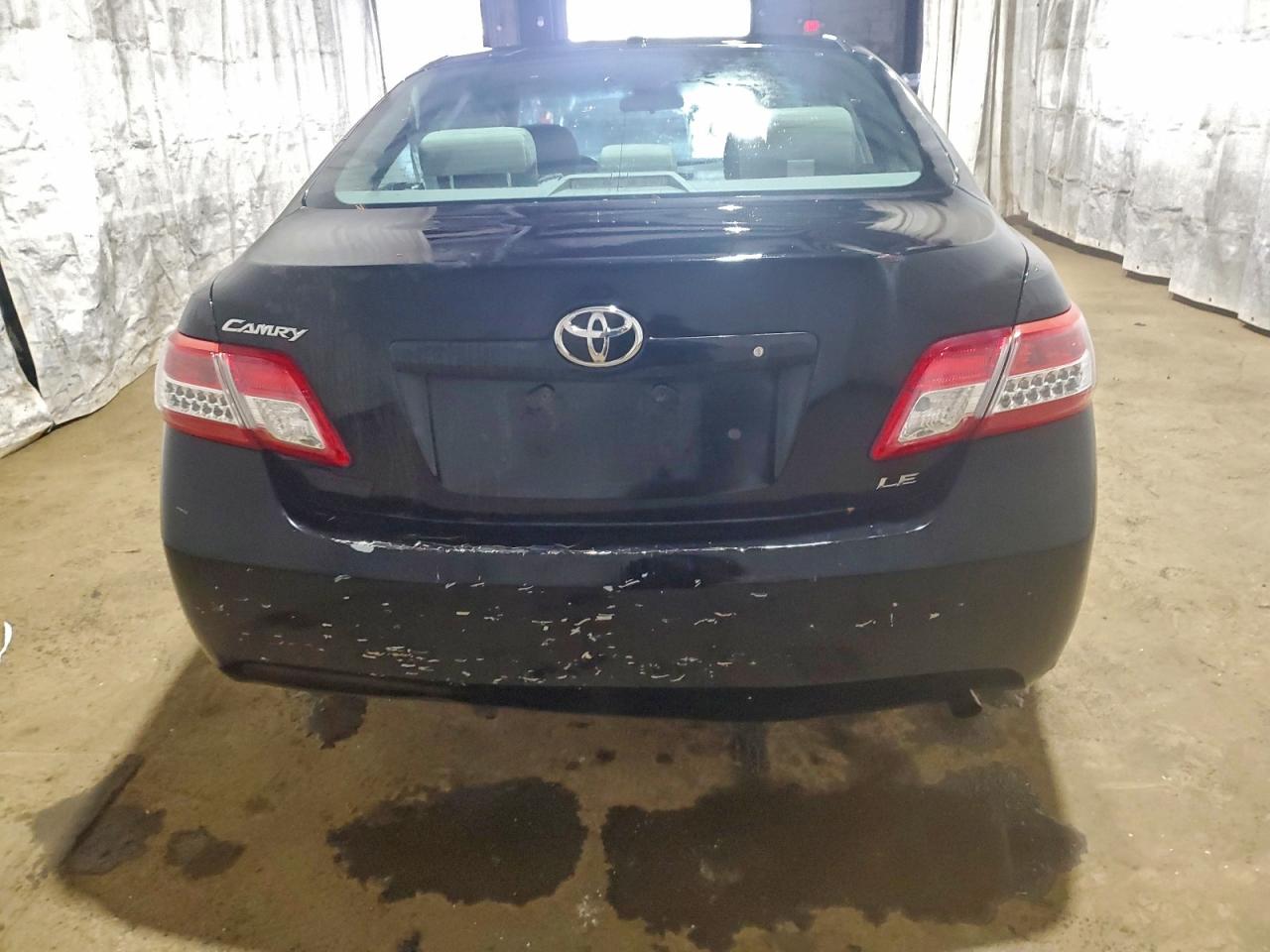 2011 TOYOTA CAMRY BASE photo 6