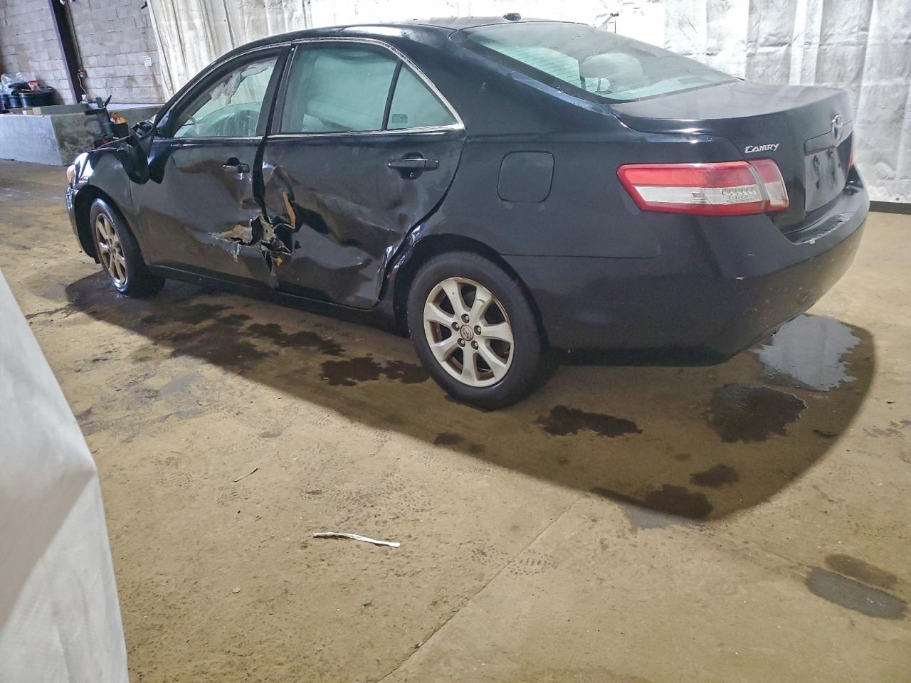 2011 TOYOTA CAMRY BASE photo 2