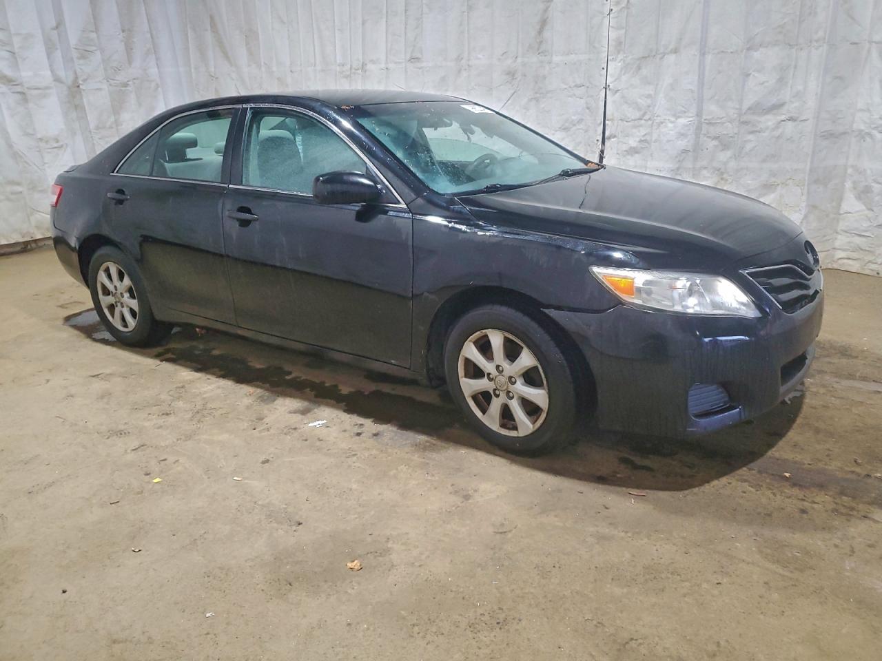 2011 TOYOTA CAMRY BASE photo 4