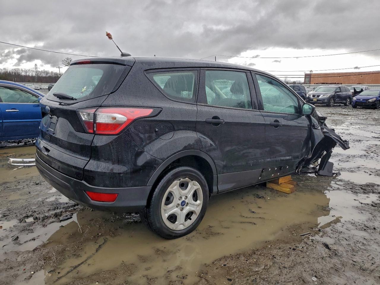 2017 FORD ESCAPE S photo 3