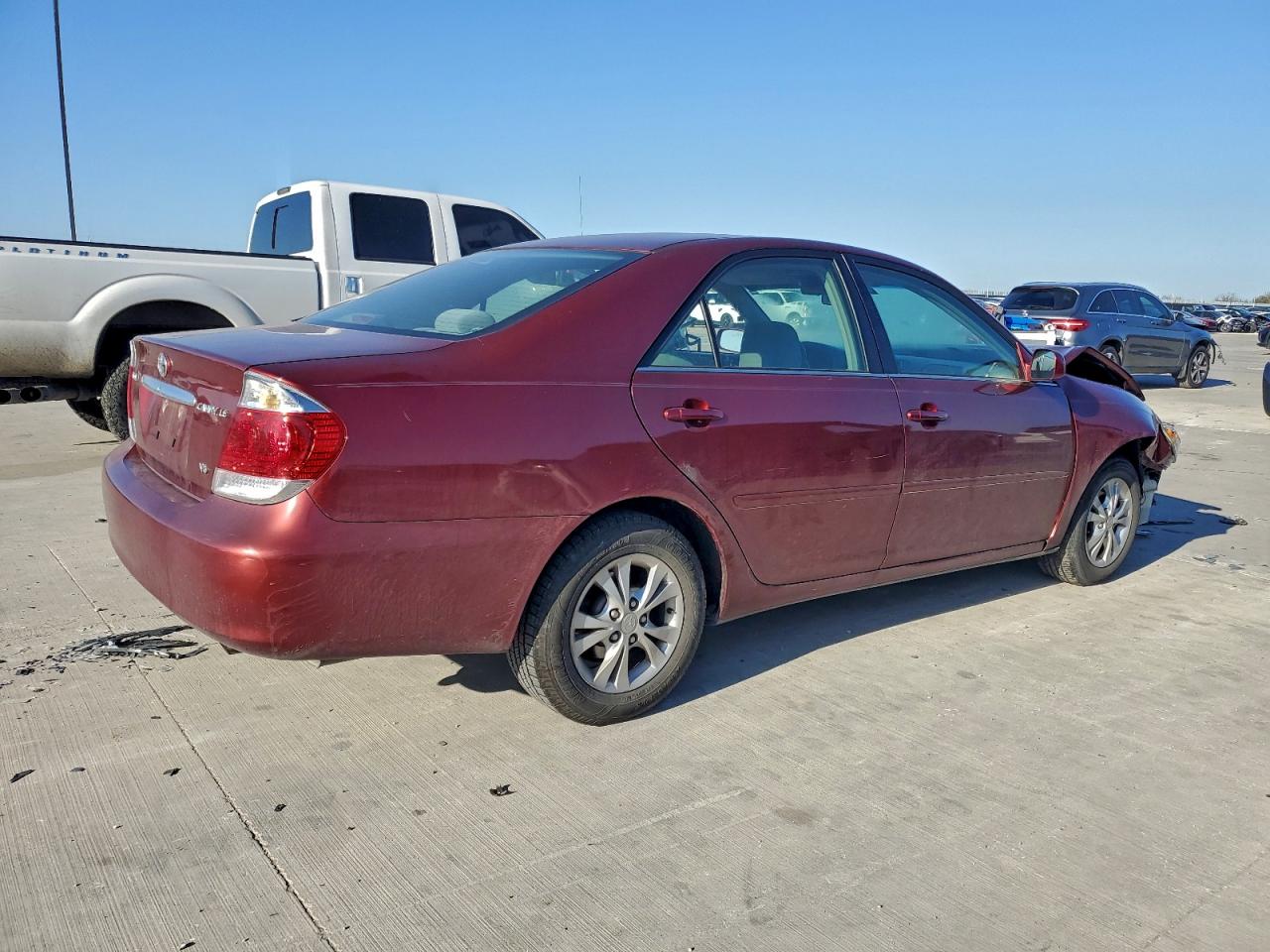 2005 TOYOTA CAMRY LE photo 3