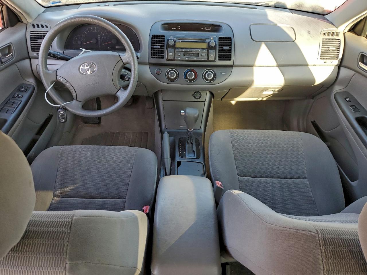 2005 TOYOTA CAMRY LE photo 8