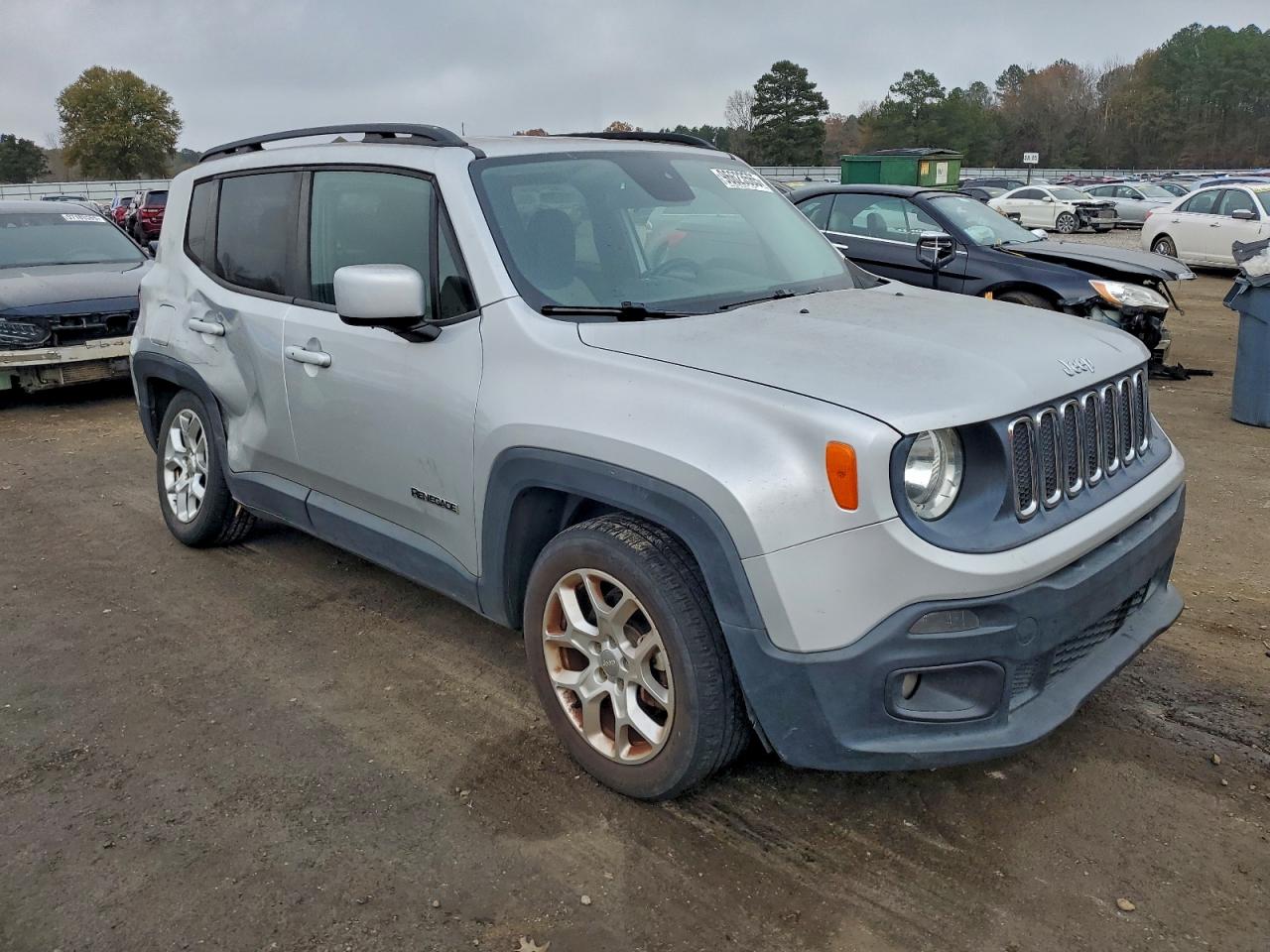 2015 JEEP RENEGADE LATITUDE photo 4
