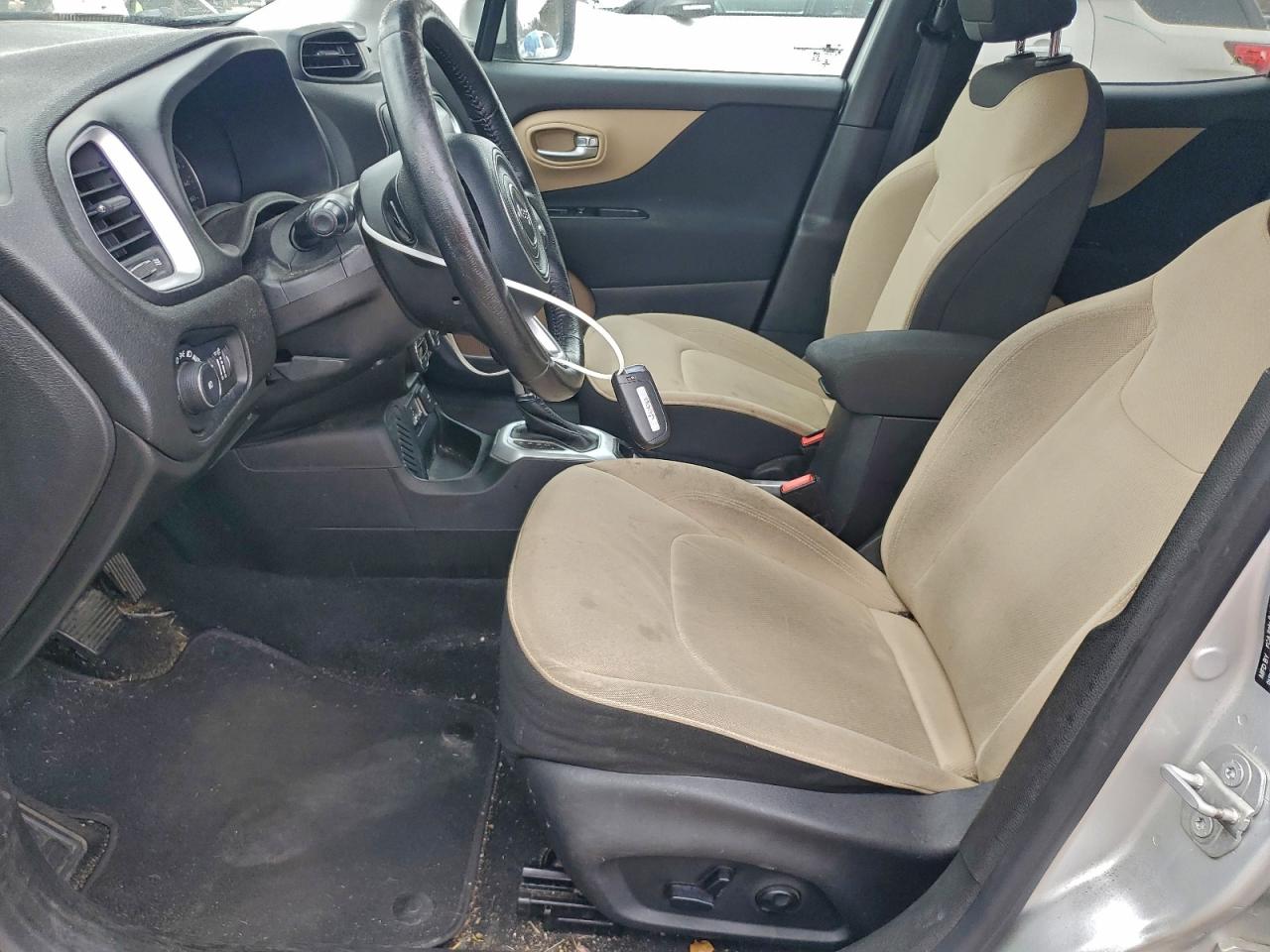 2015 JEEP RENEGADE LATITUDE photo 7