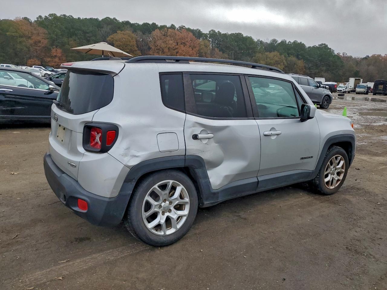 2015 JEEP RENEGADE LATITUDE photo 3