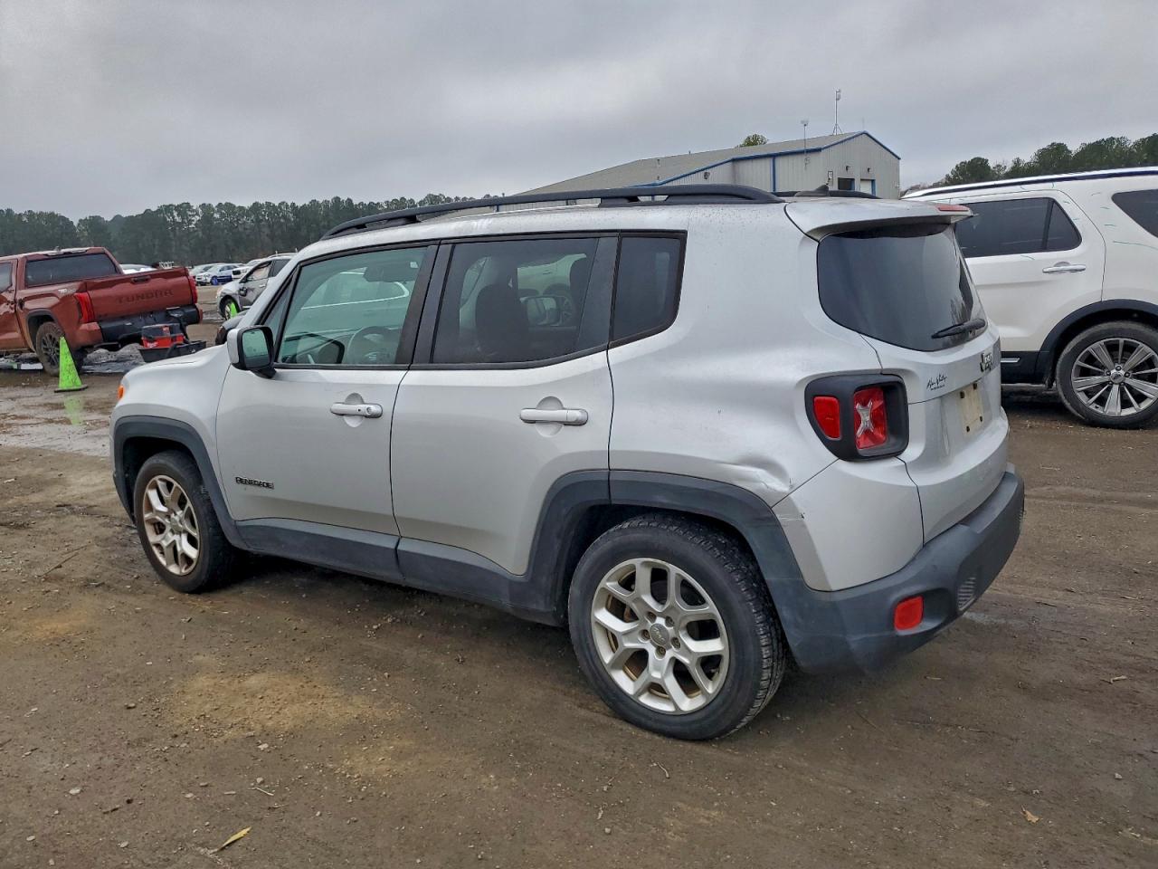 2015 JEEP RENEGADE LATITUDE photo 2
