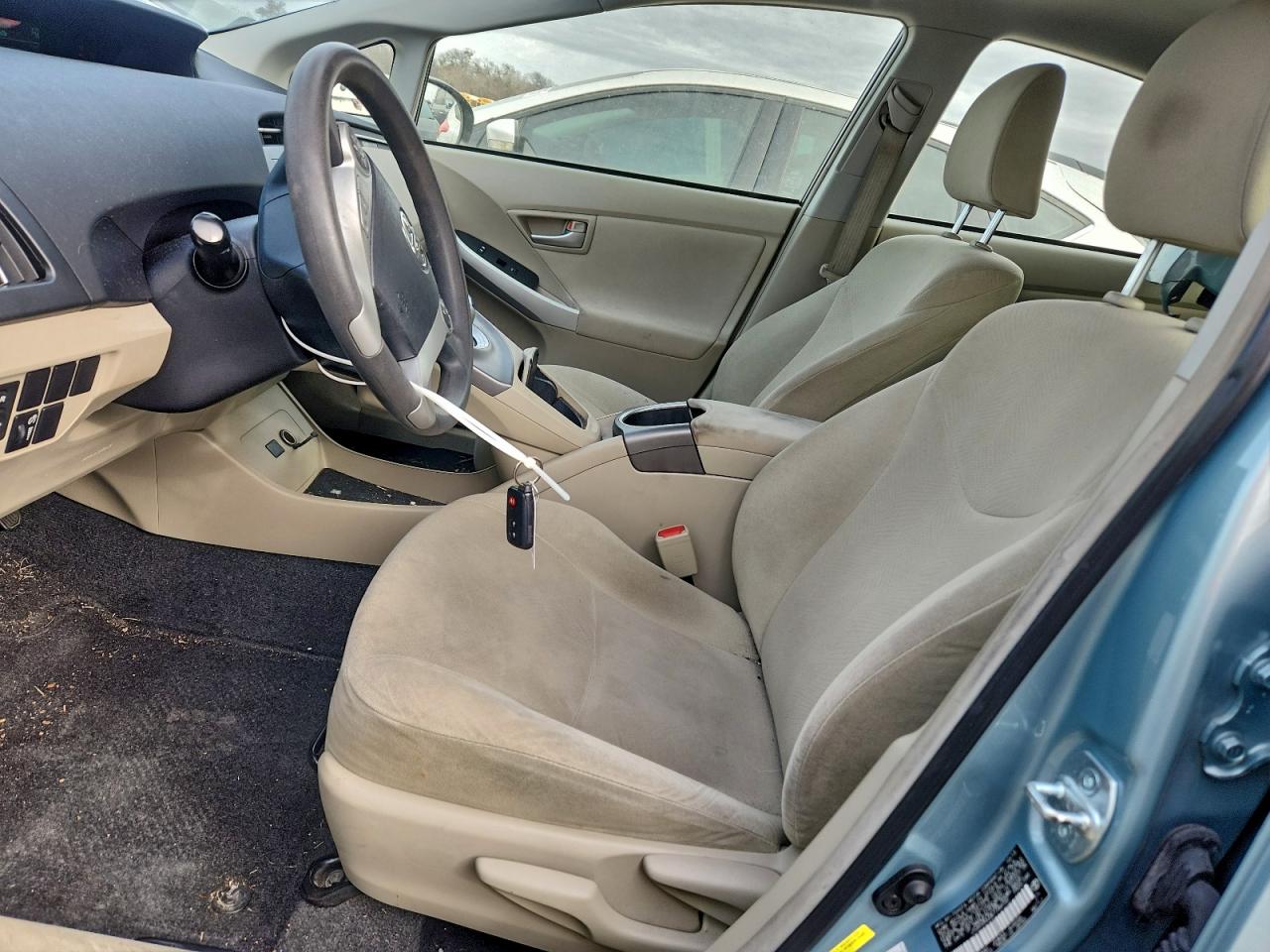 2014 TOYOTA PRIUS photo 7
