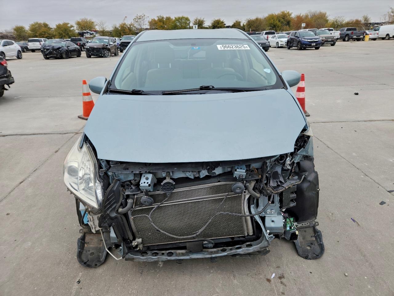 2014 TOYOTA PRIUS photo 5
