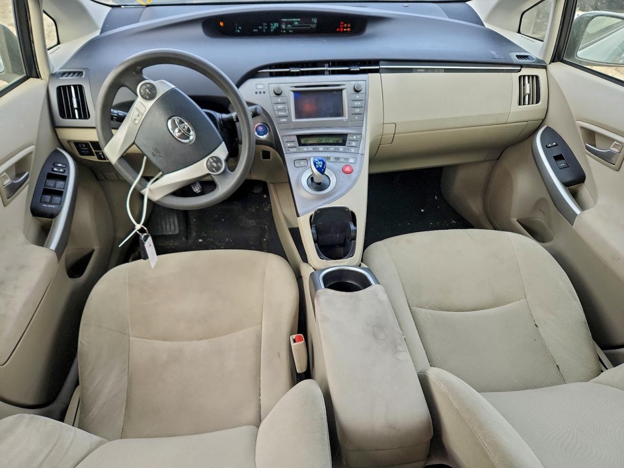 2014 TOYOTA PRIUS photo 8