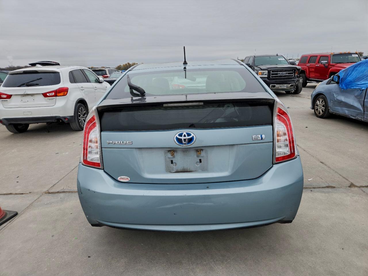 2014 TOYOTA PRIUS photo 6