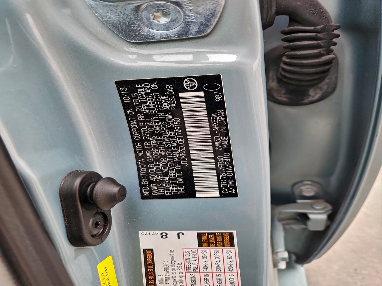 2014 TOYOTA PRIUS photo 13