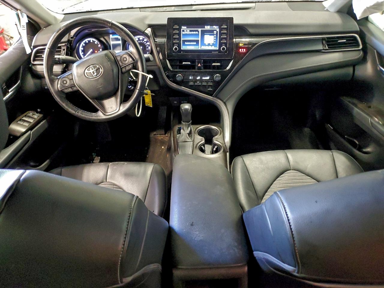 2021 TOYOTA CAMRY SE photo 8