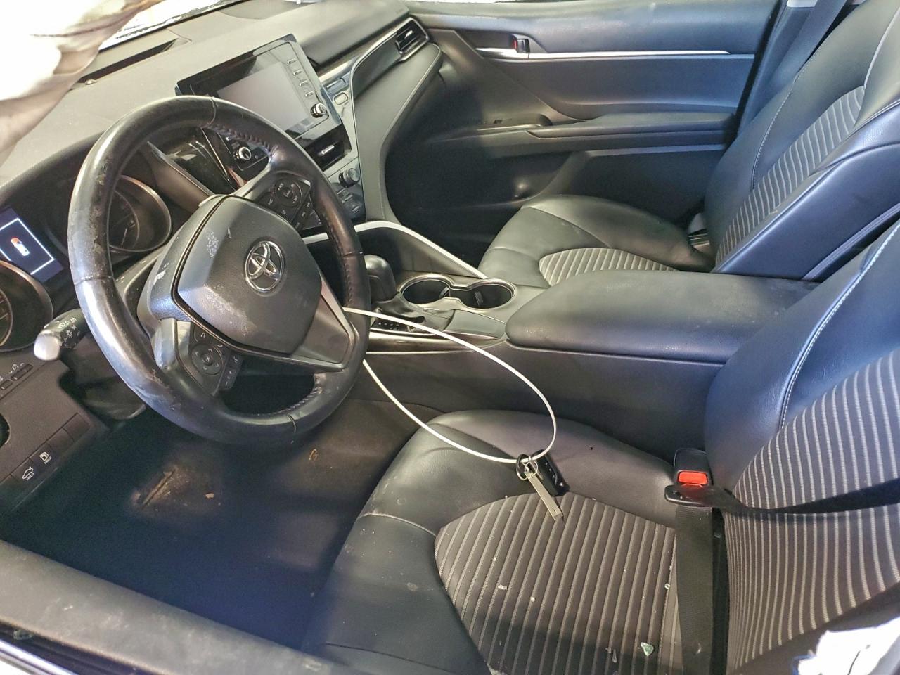 2021 TOYOTA CAMRY SE photo 7