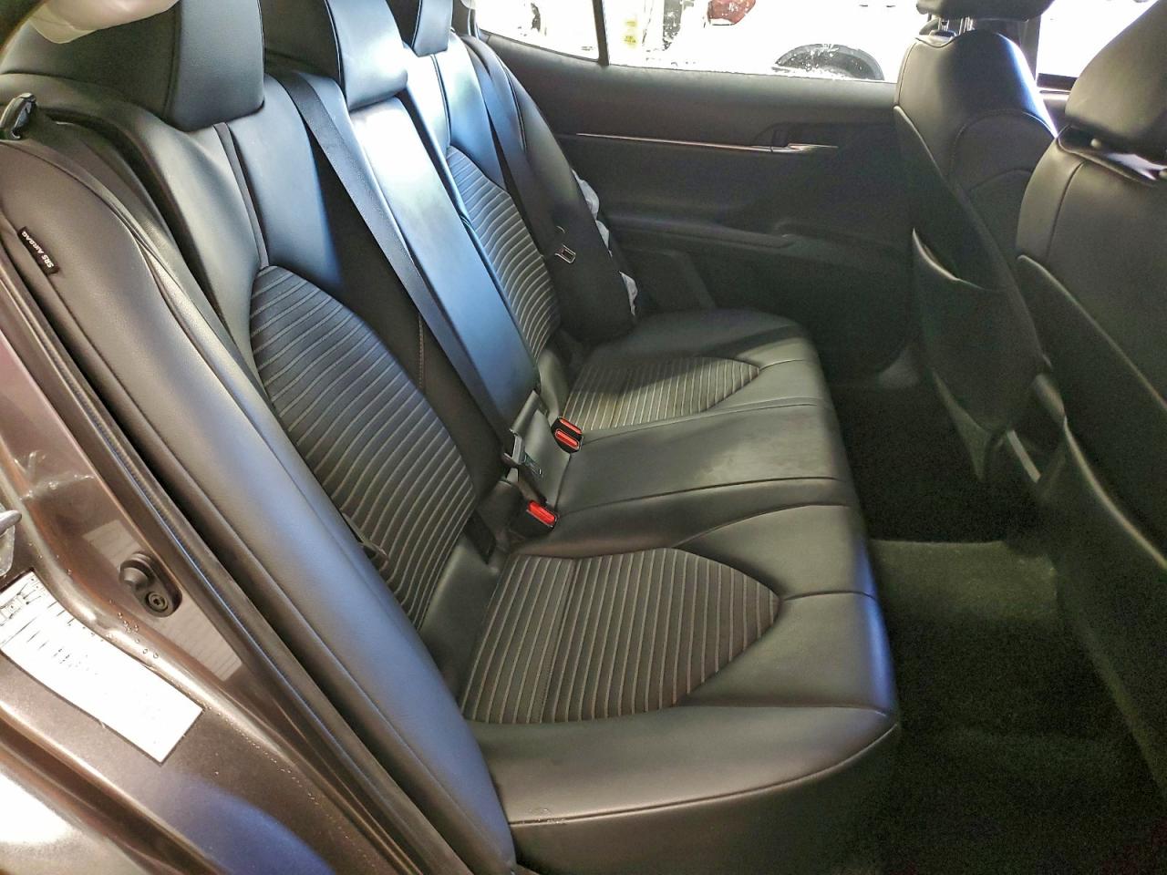 2021 TOYOTA CAMRY SE photo 10