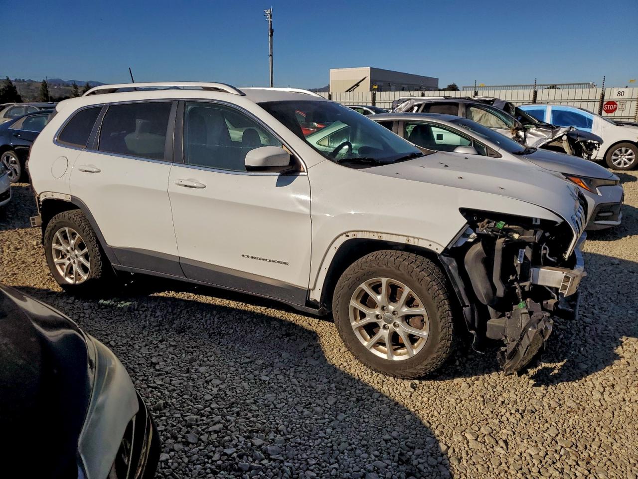 2017 JEEP CHEROKEE LATITUDE photo 4