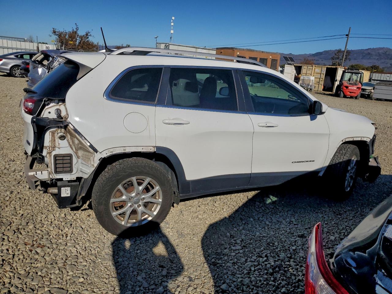 2017 JEEP CHEROKEE LATITUDE photo 3