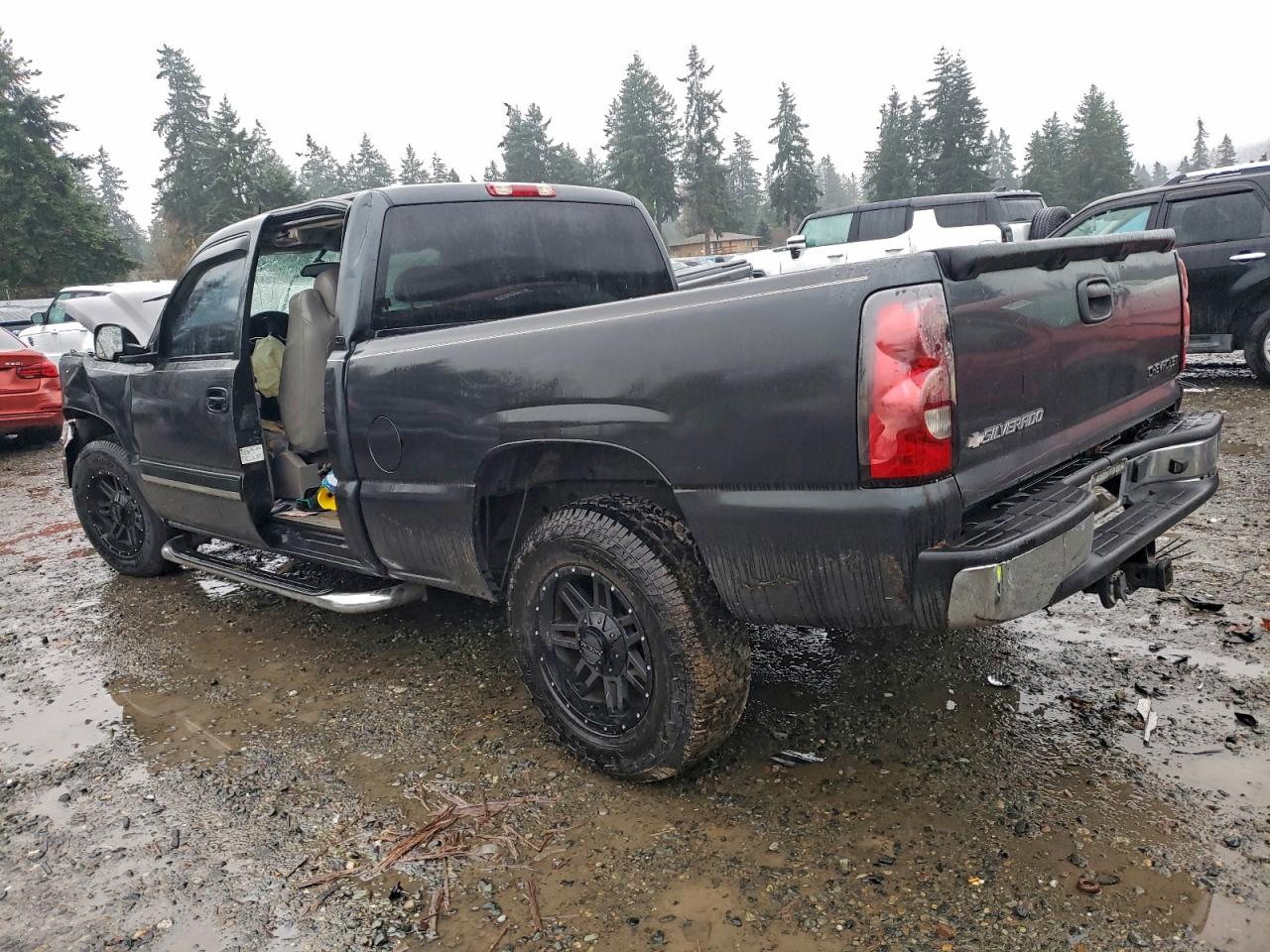 2004 CHEVROLET SILVERADO K1500 photo 2