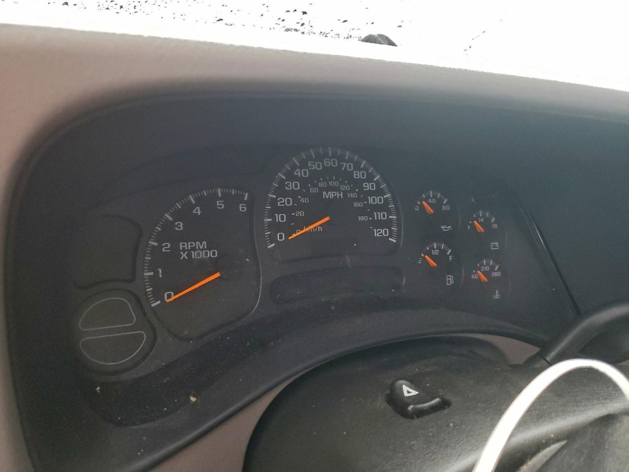 2004 CHEVROLET SILVERADO K1500 photo 9
