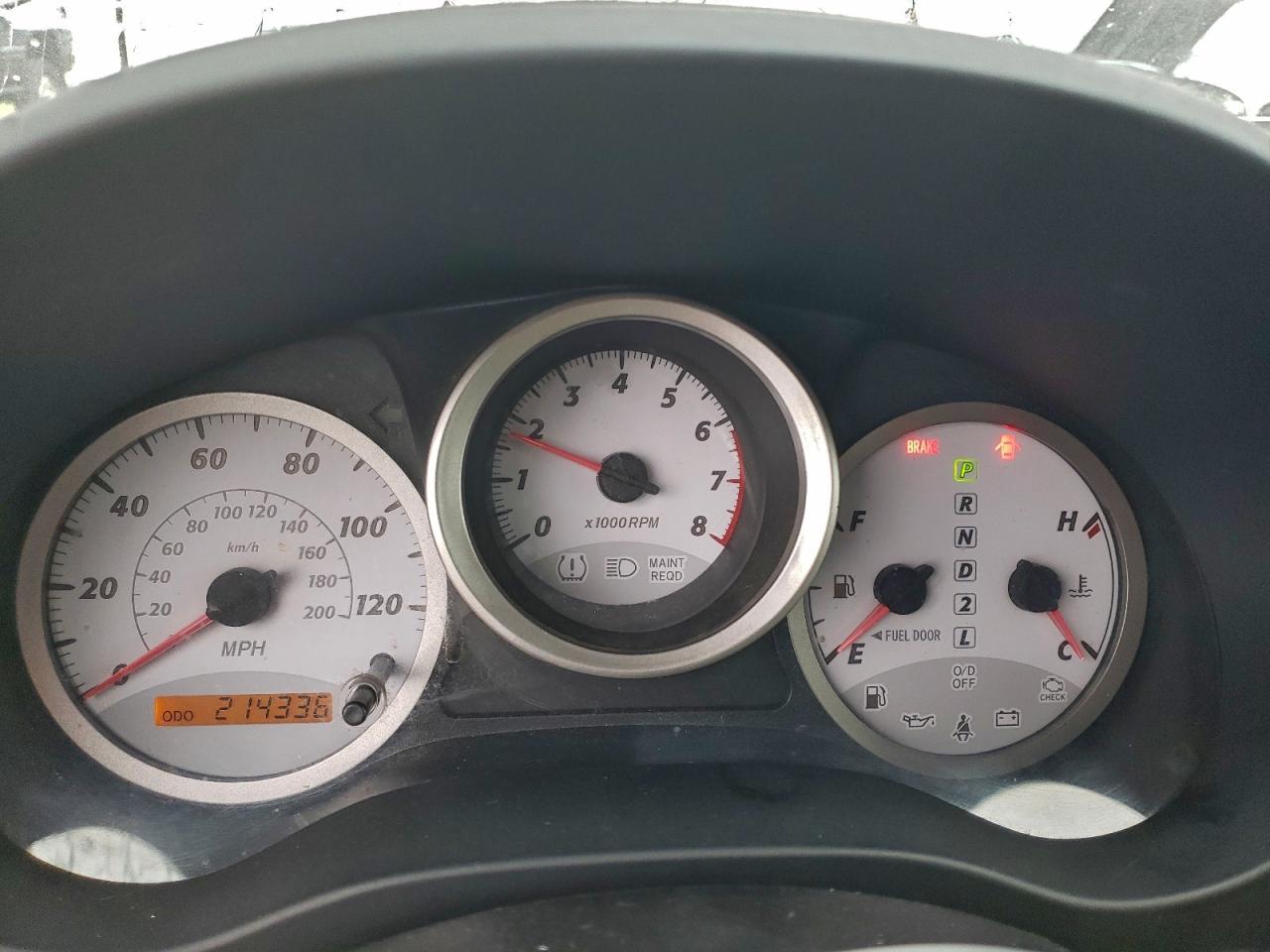 2004 TOYOTA RAV4 photo 9