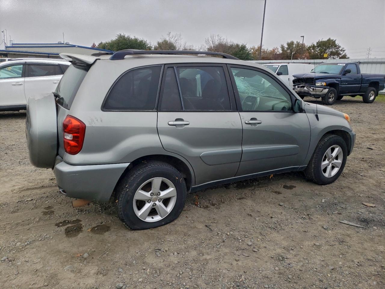 2004 TOYOTA RAV4 photo 3