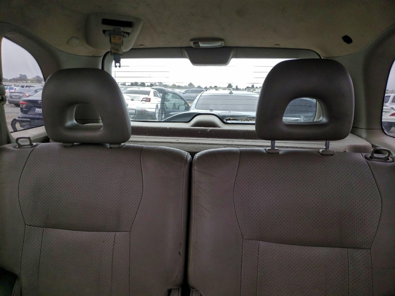 2004 TOYOTA RAV4 photo 10