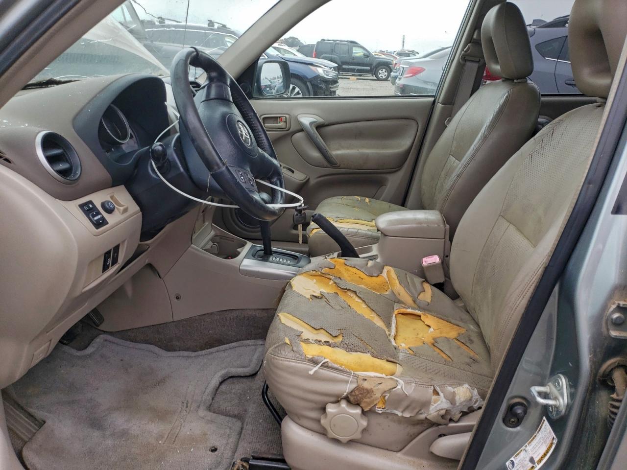 2004 TOYOTA RAV4 photo 7