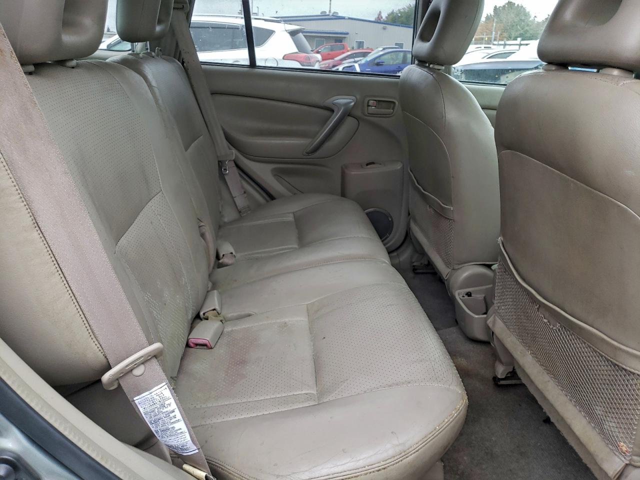 2004 TOYOTA RAV4 photo 11