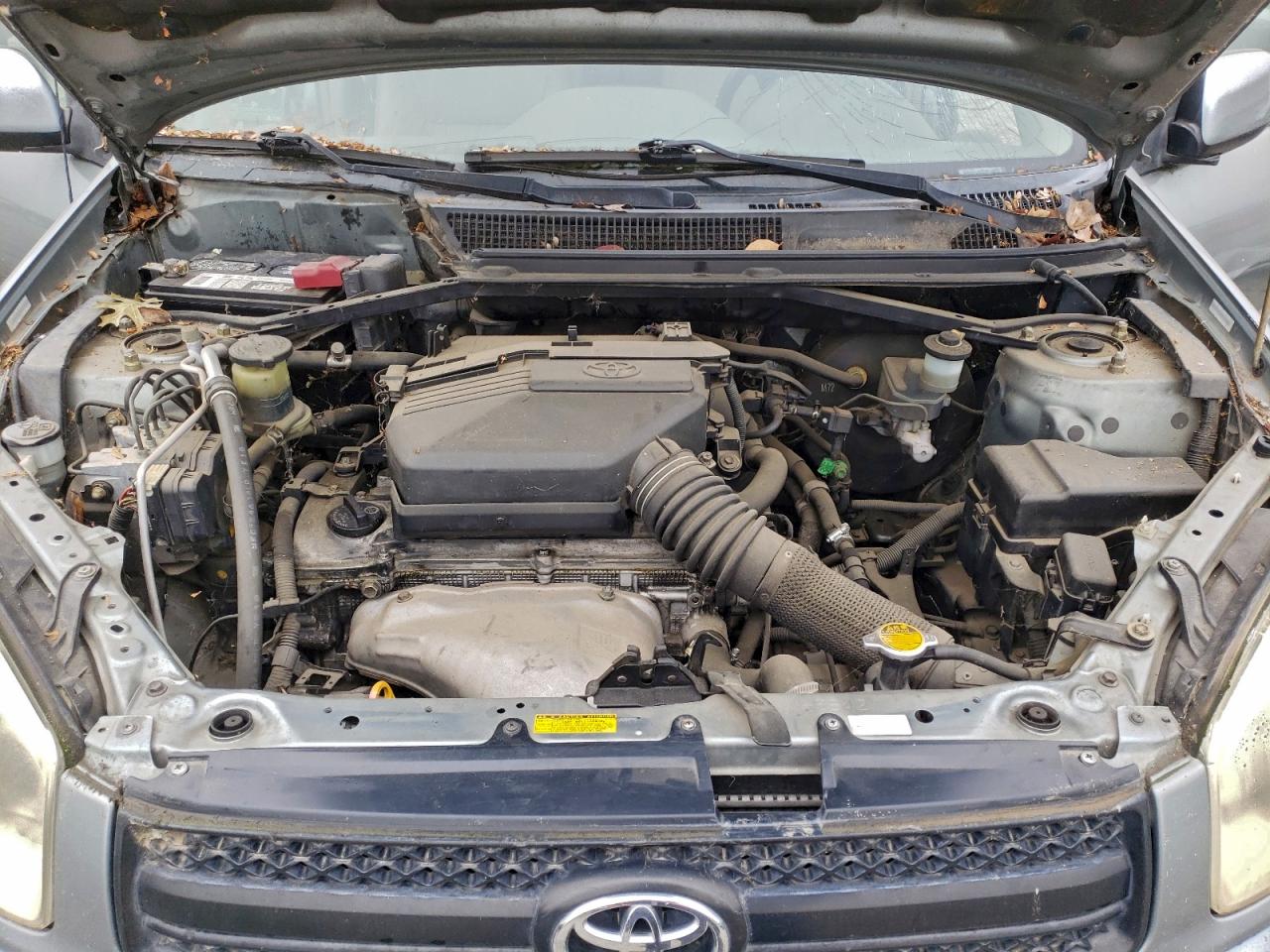 2004 TOYOTA RAV4 photo 12