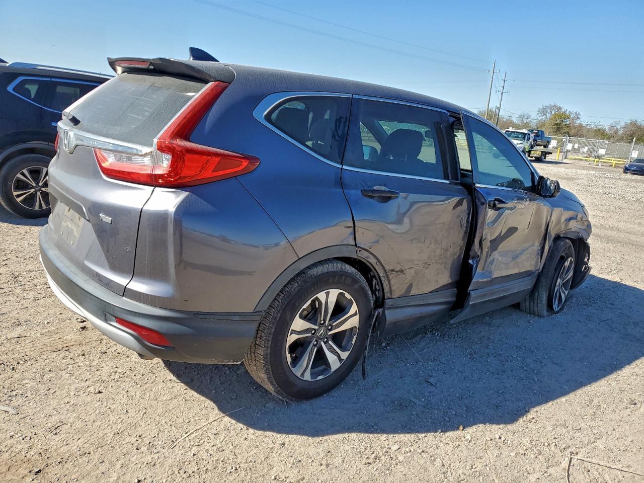 2017 HONDA CR-V LX photo 3