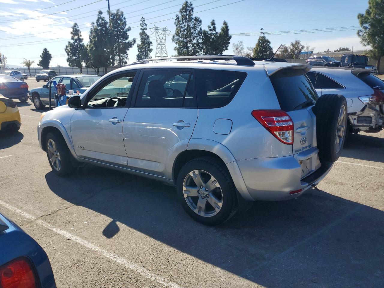 2009 TOYOTA RAV4 SPORT photo 2
