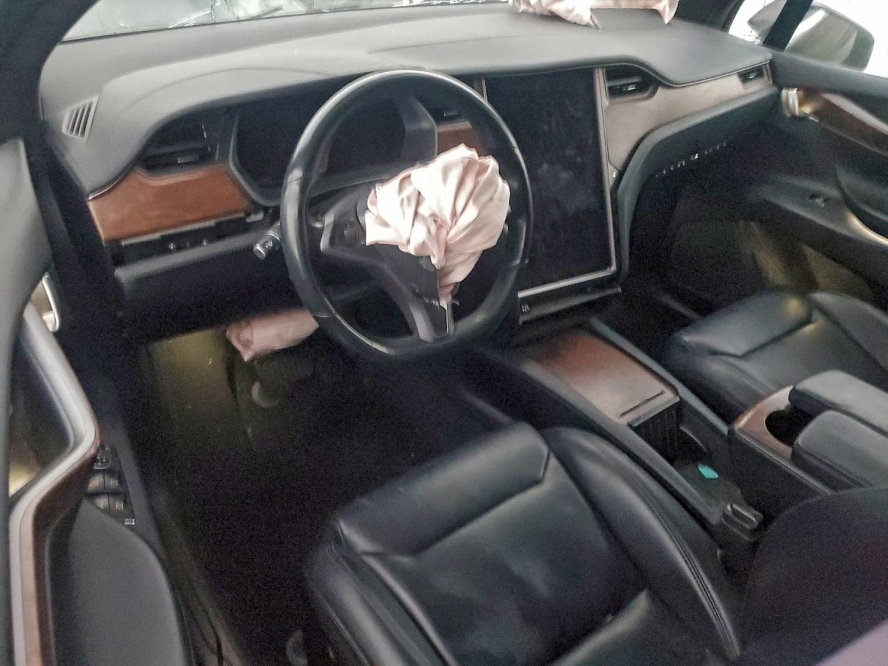 2018 TESLA MODEL X photo 8