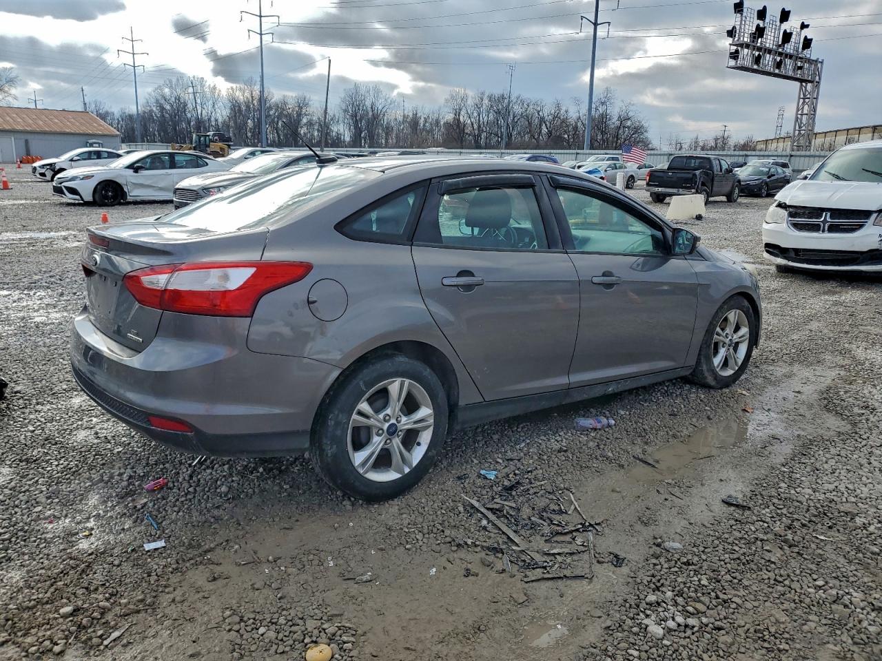 2014 FORD FOCUS SE photo 3
