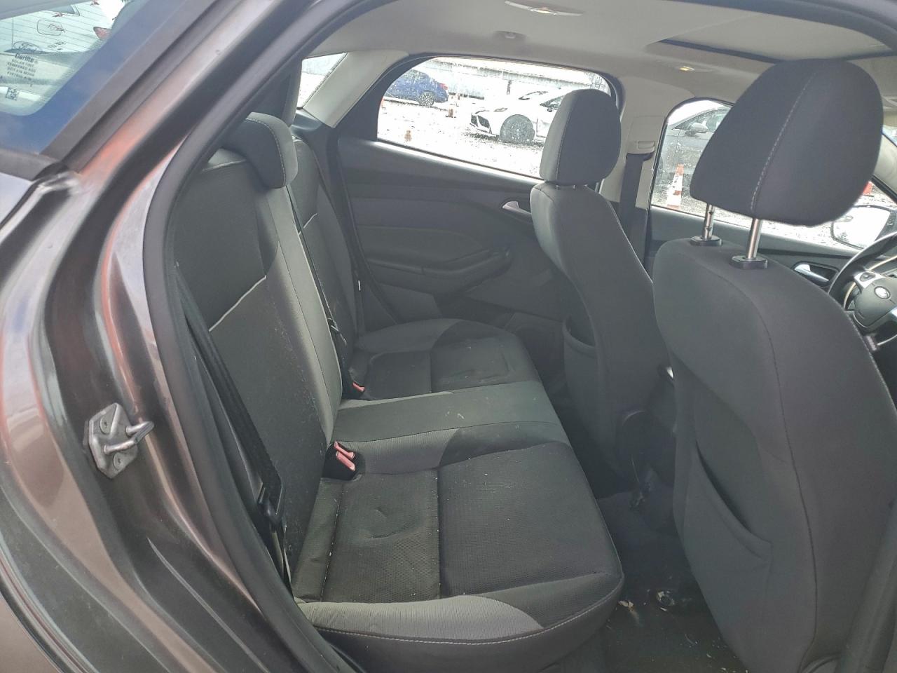 2014 FORD FOCUS SE photo 10