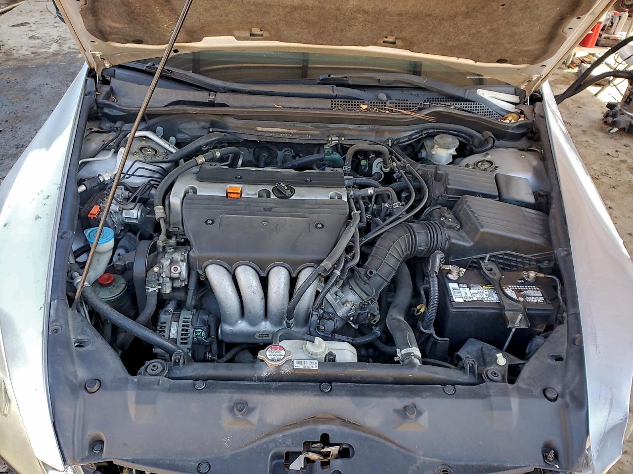 2004 HONDA ACCORD LX photo 11