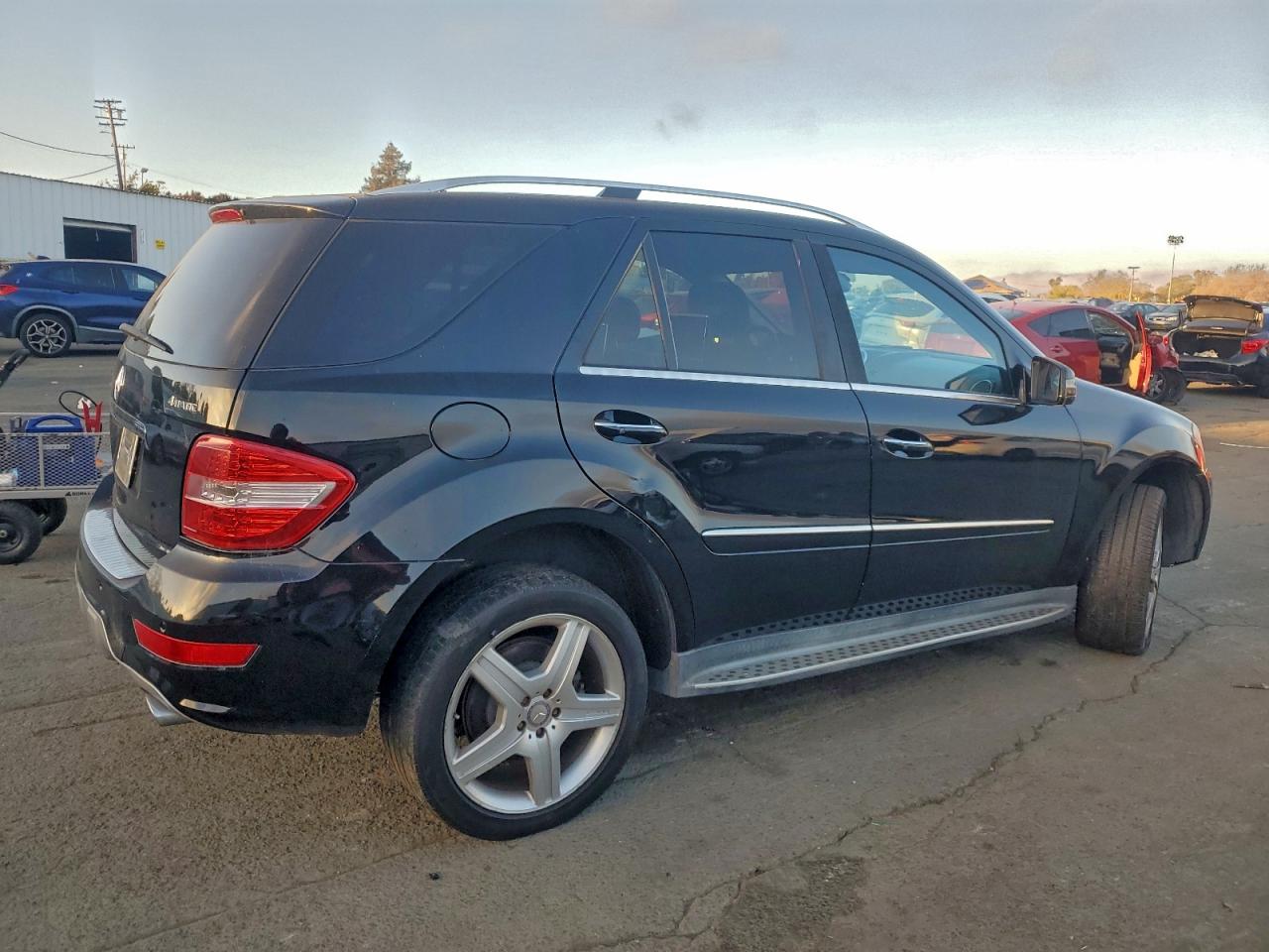 2011 MERCEDES-BENZ ML 550 4MATIC photo 3