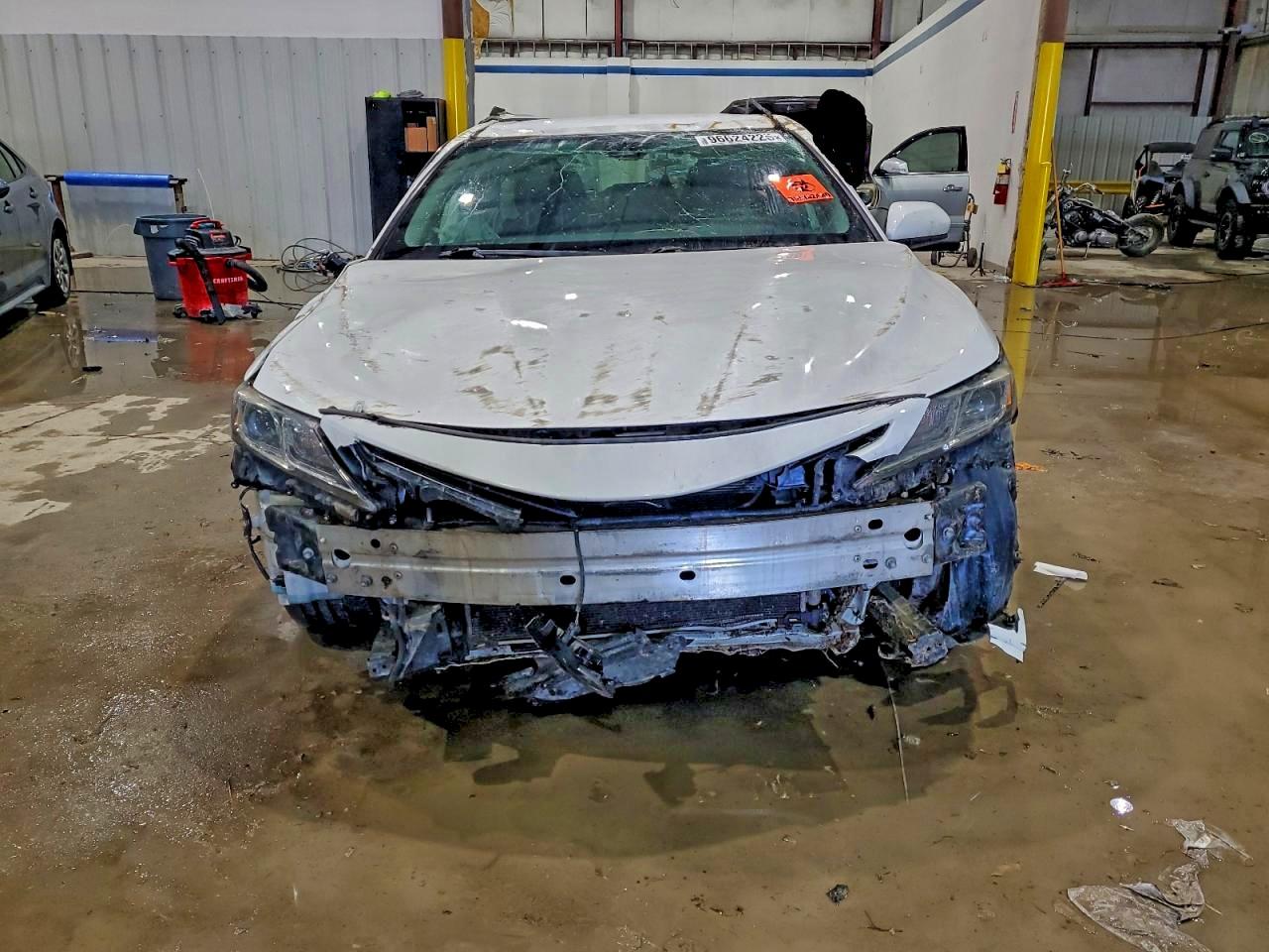 2019 TOYOTA CAMRY SE photo 5