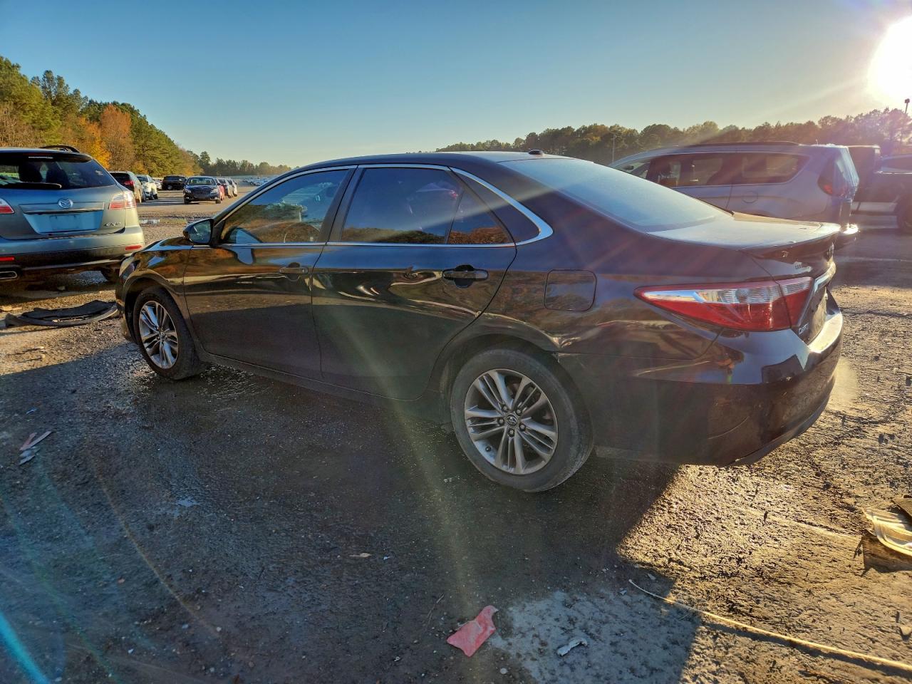 2016 TOYOTA CAMRY LE photo 2