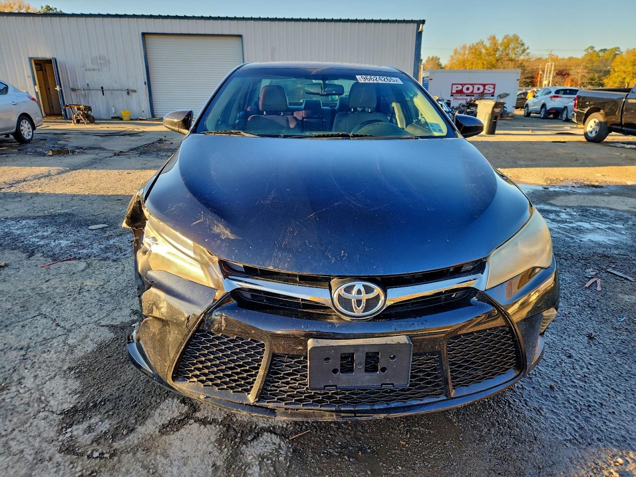 2016 TOYOTA CAMRY LE photo 5