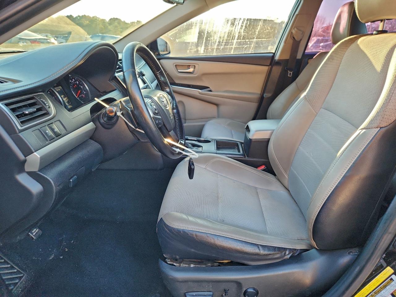 2016 TOYOTA CAMRY LE photo 7