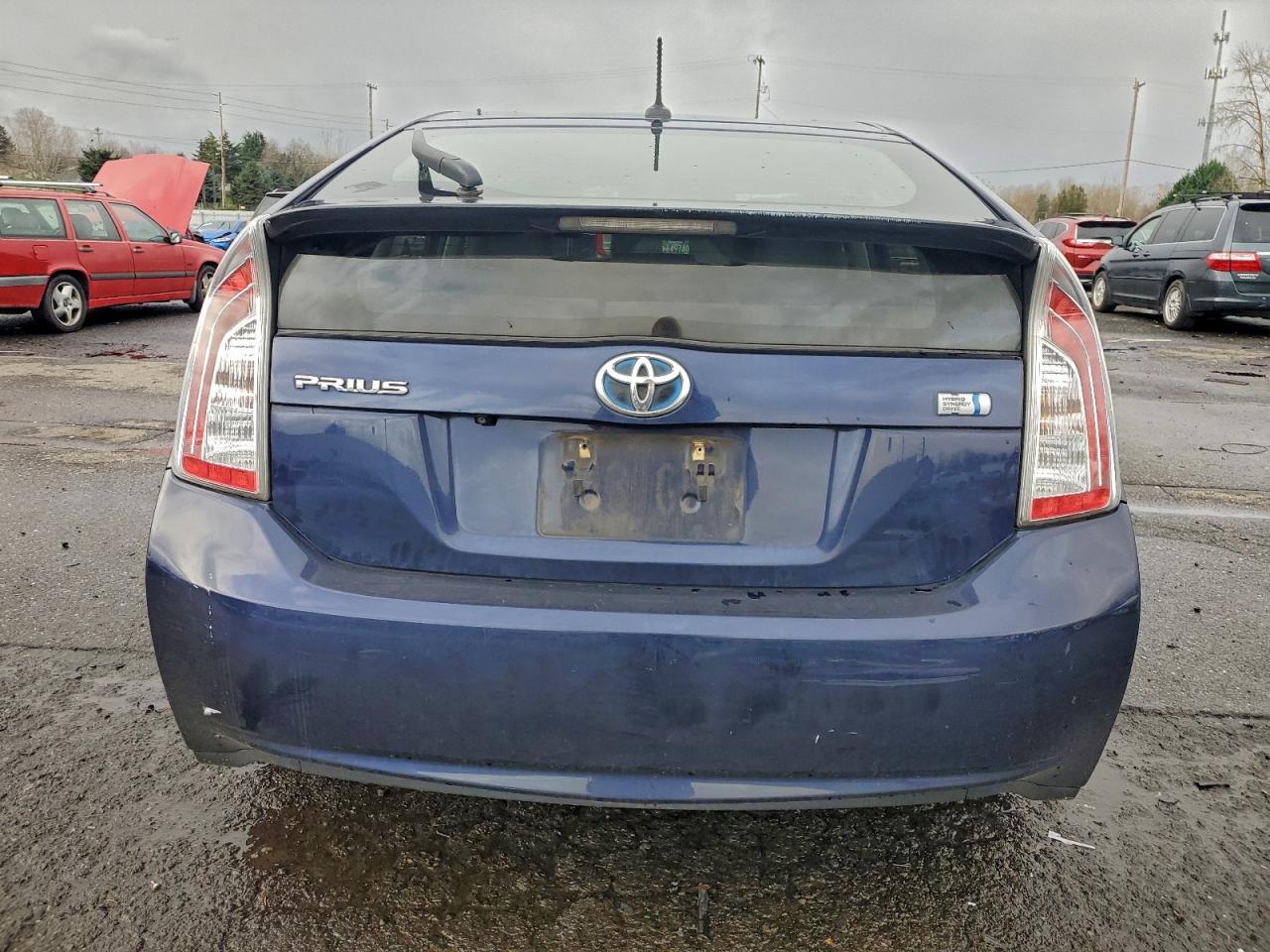 2013 TOYOTA PRIUS photo 6
