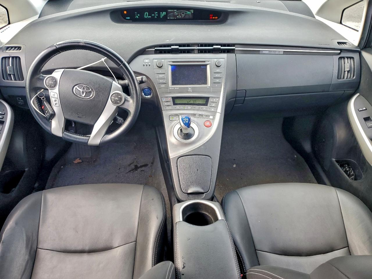 2013 TOYOTA PRIUS photo 8