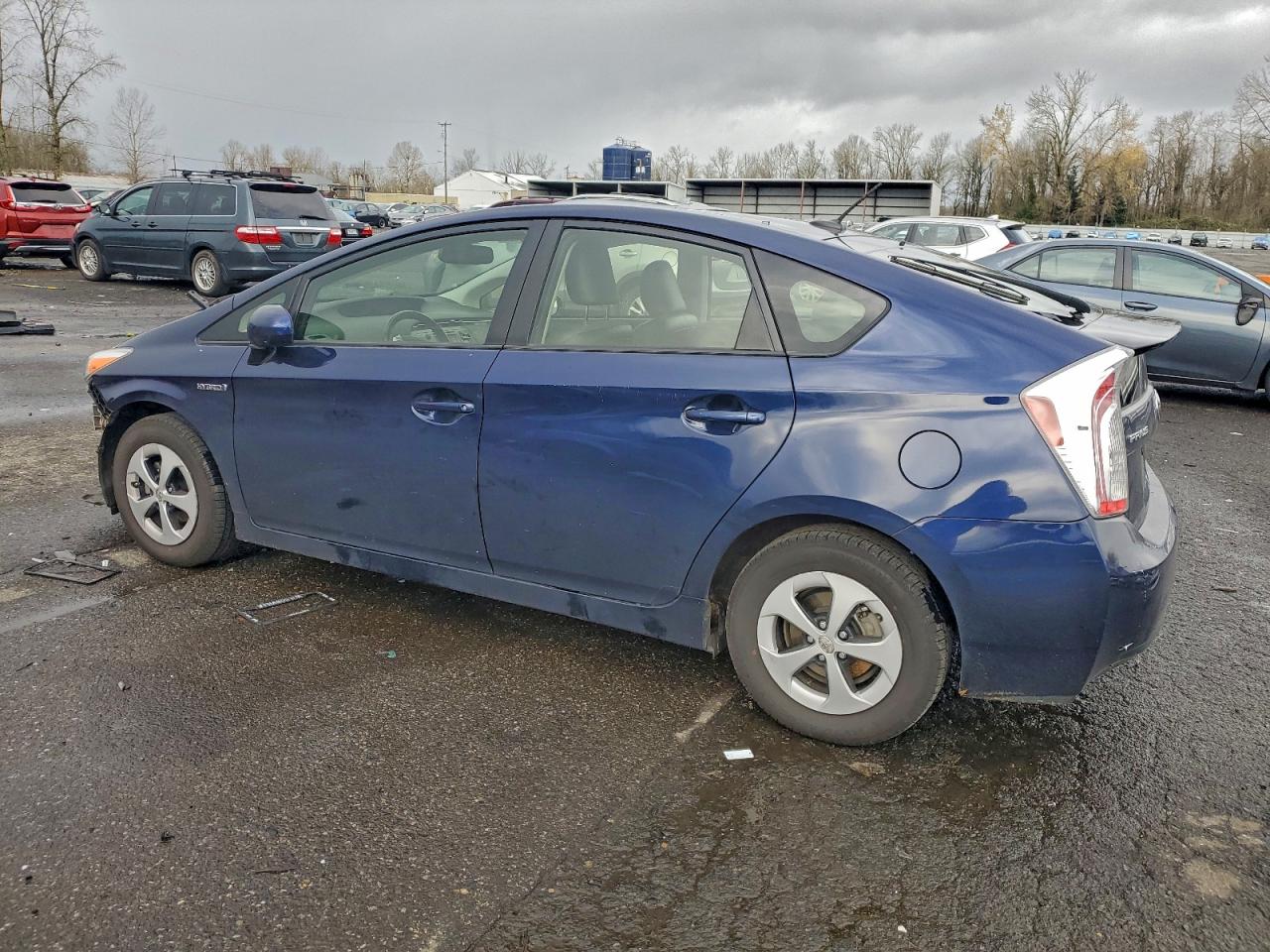 2013 TOYOTA PRIUS photo 2