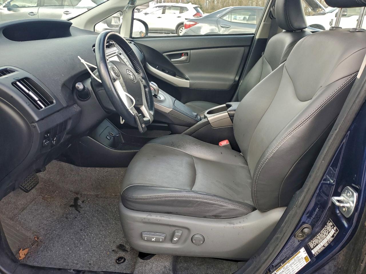 2013 TOYOTA PRIUS photo 7