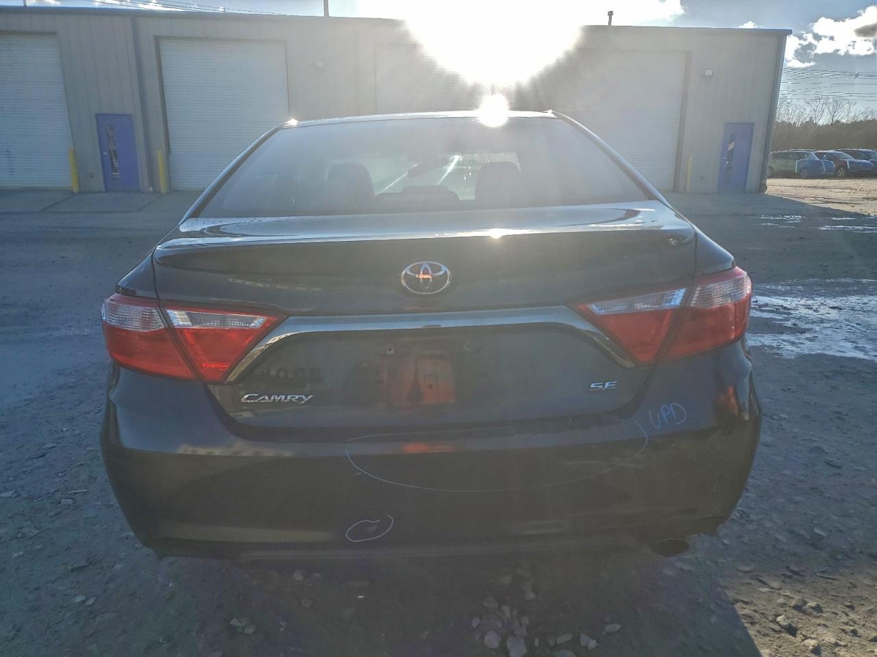 2015 TOYOTA CAMRY LE photo 6