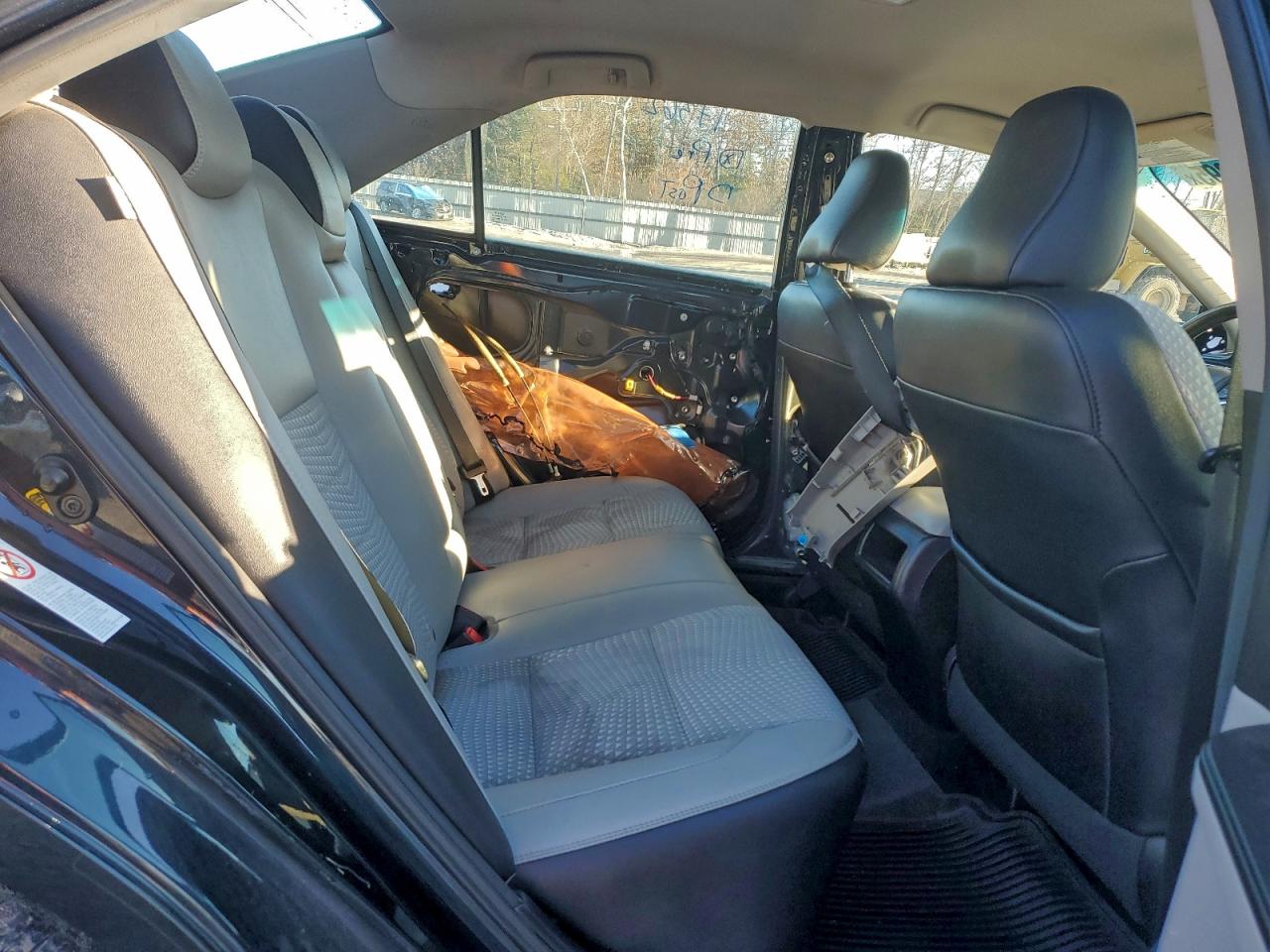 2015 TOYOTA CAMRY LE photo 10