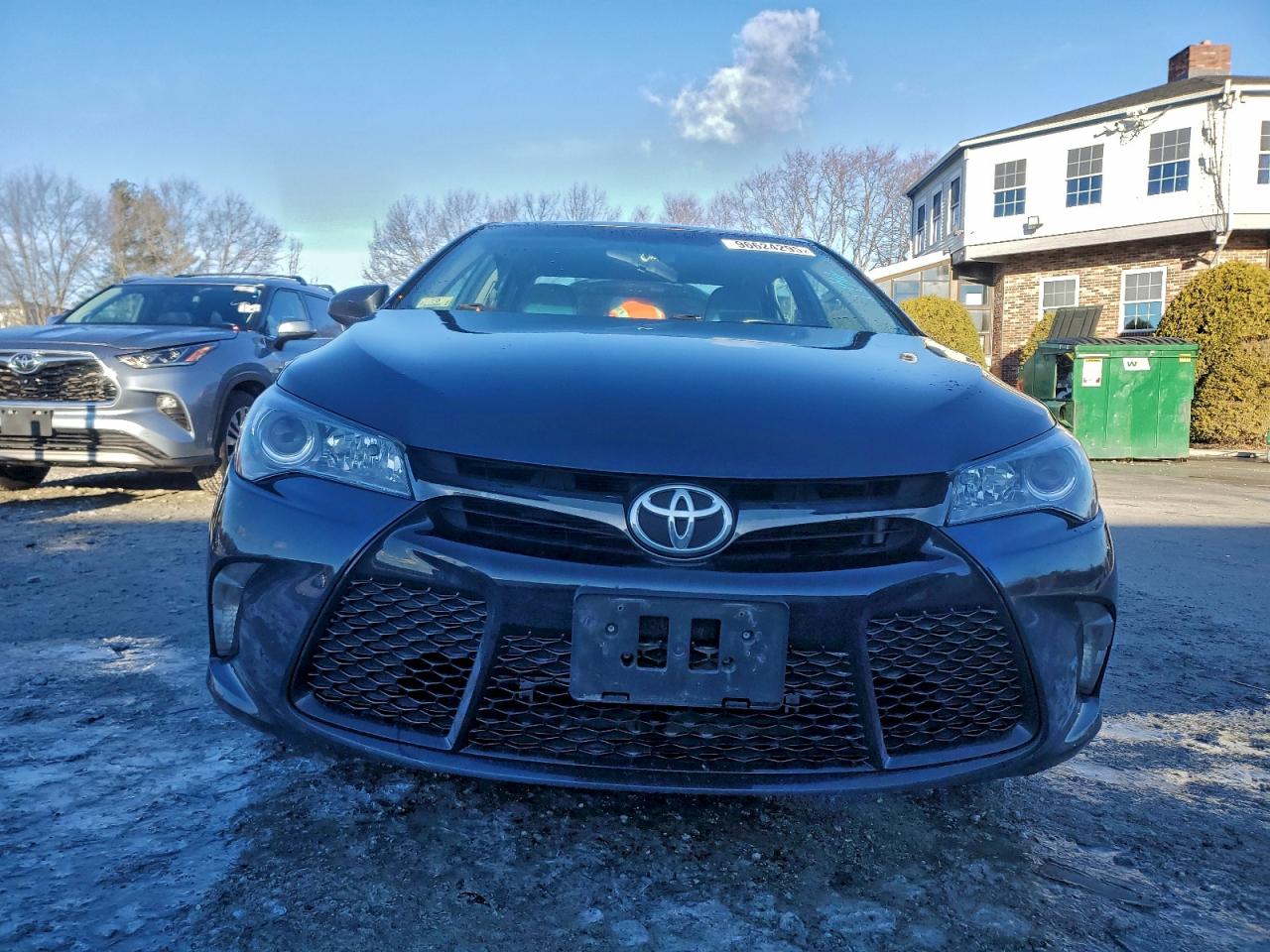 2015 TOYOTA CAMRY LE photo 5