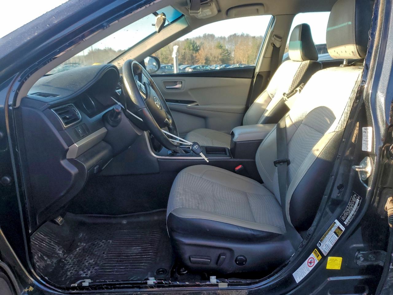 2015 TOYOTA CAMRY LE photo 7