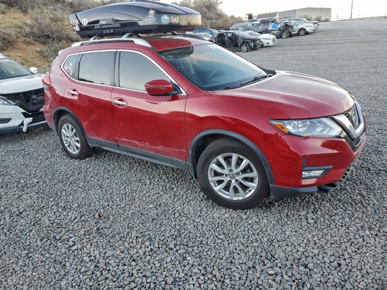 2017 NISSAN ROGUE SV photo 4